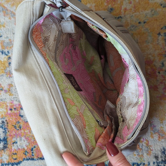 The Sak Ventura Classic Genuine Pebbled Leather Convertible Backpack Light Gray - Picture 7 of 16